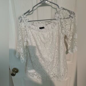 🤍White Floral Off The Shoulder Top